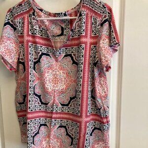 NWOT PATTERN TEE SHIRT